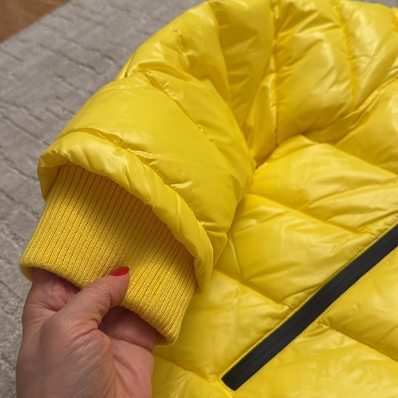 GUESS Men's Mid-Weight Puffer Jacket - Picture 9 of 10